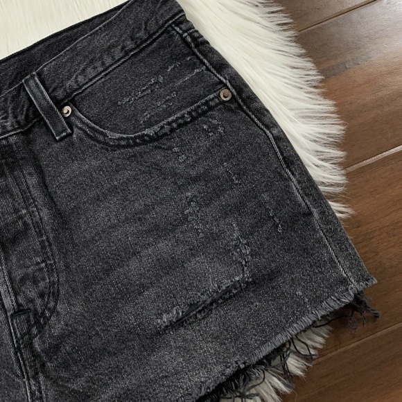 Levi's Size 29 Fun Night Black Distressed‎ 501 Denim Jean Shorts - Picture 2 of 8